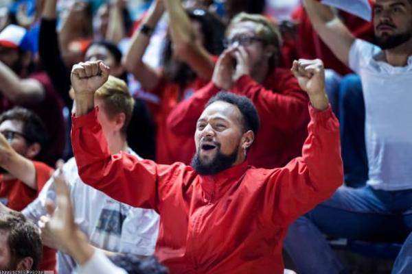 家庭中适合儿童做的趣味体育活动(图1)